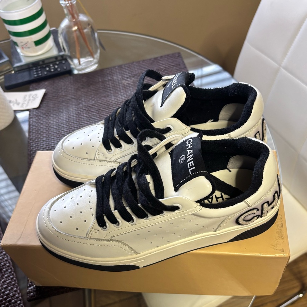 Chanel leather sneakers